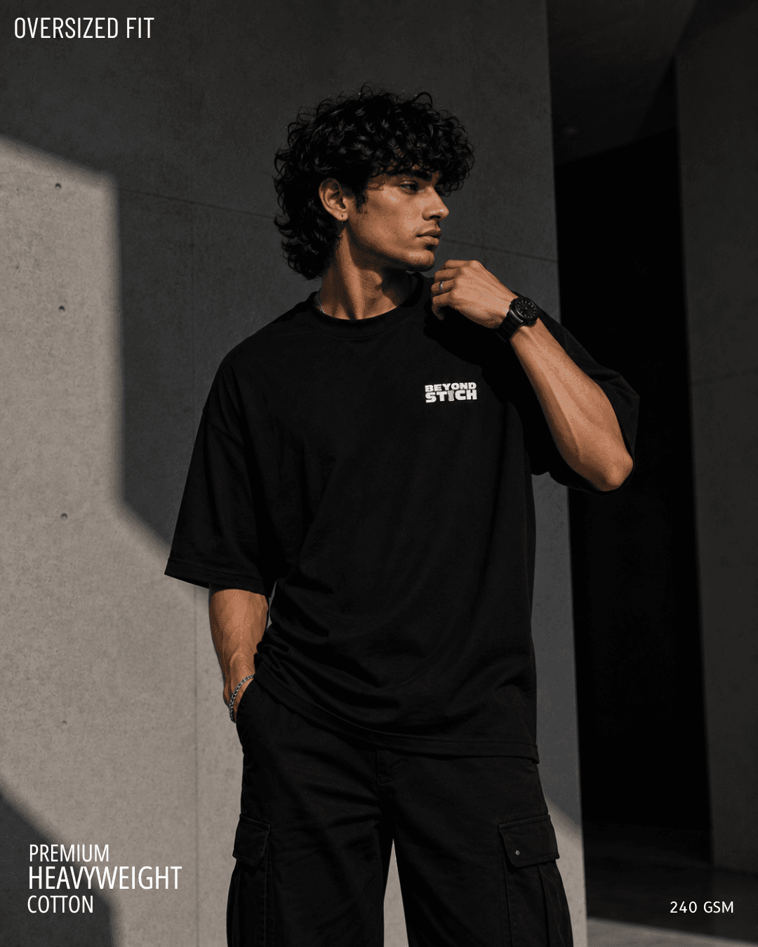 MARIO NEON OUTLINE GAMER OVERSIZED TEE - View 1